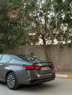 نيسان ألتيما